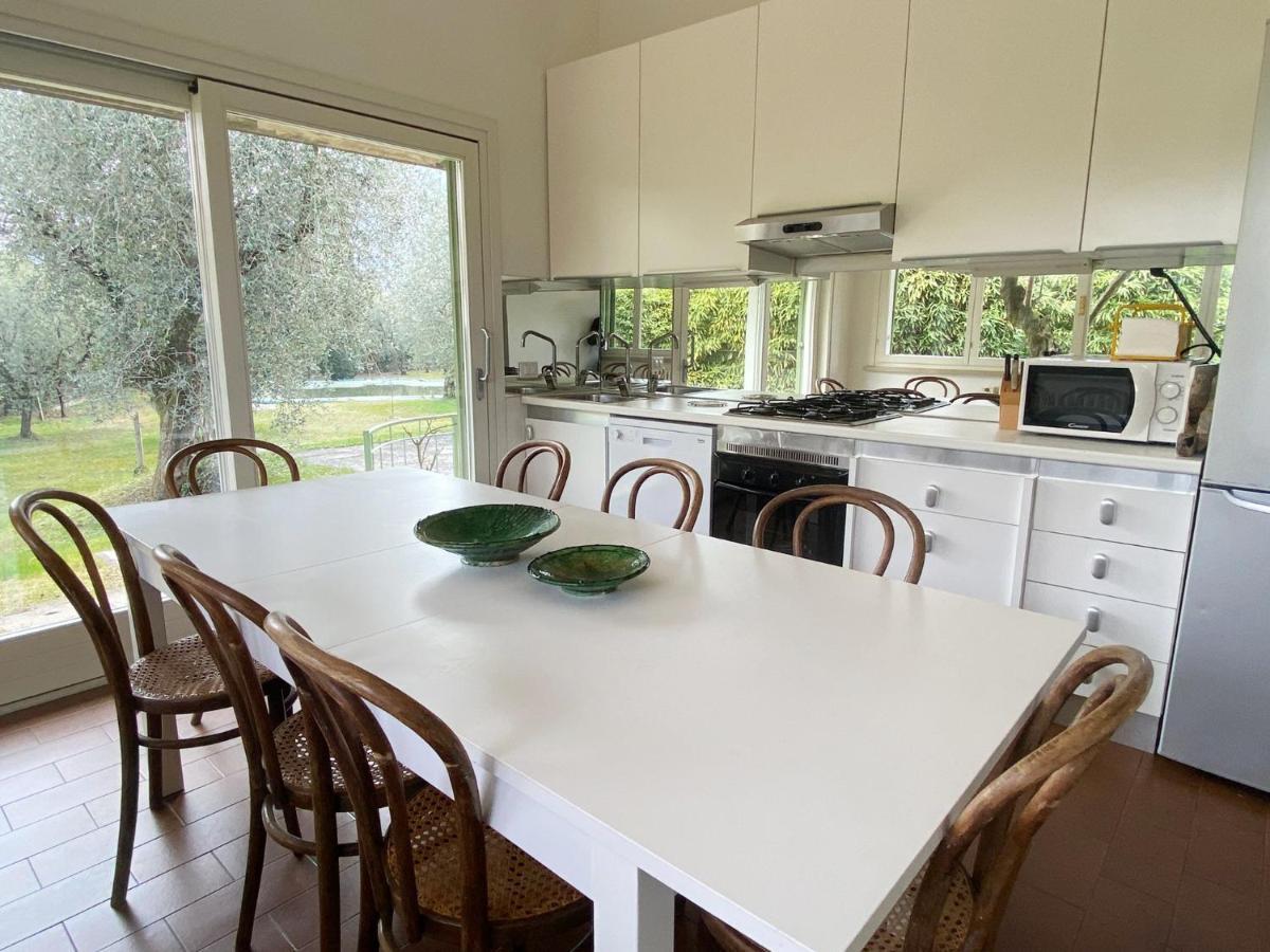 Villa Sweet Flower - With Private Pool And Garden Manerba del Garda Eksteriør bilde