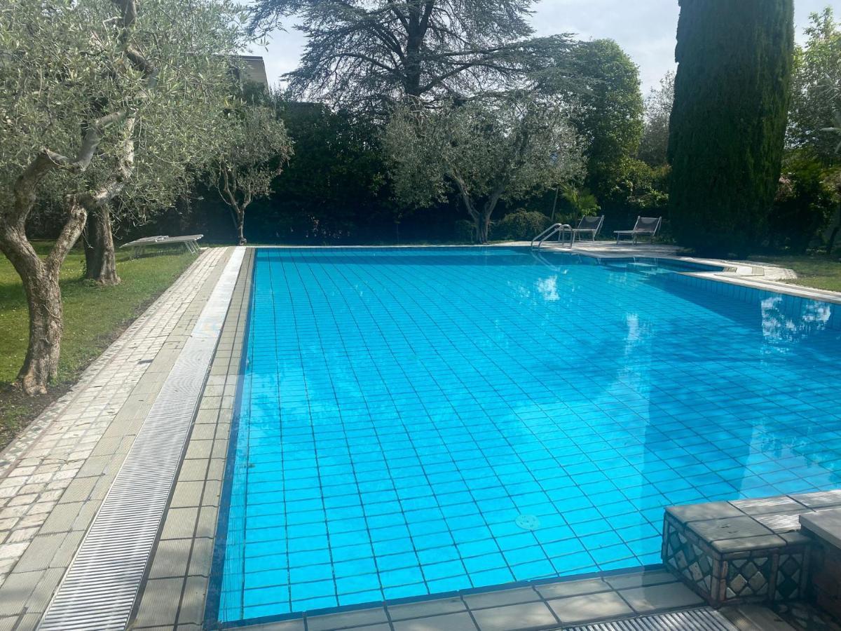 Villa Sweet Flower - With Private Pool And Garden Manerba del Garda Eksteriør bilde